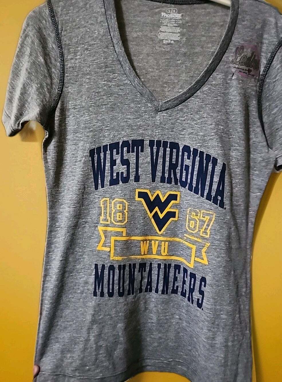 West Virginia Mountaineers T Shirt Womens Large Top Gray ProEdge CR10 Excellent